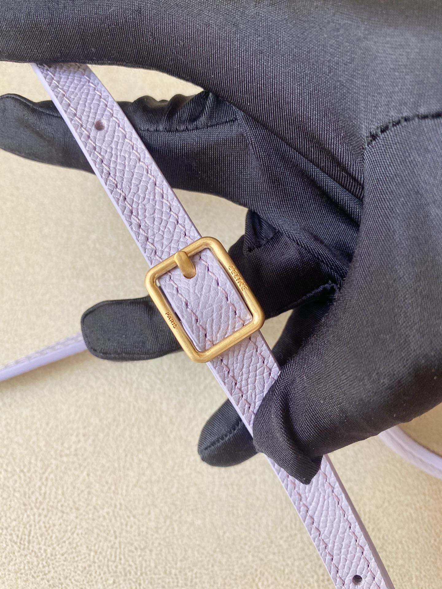 𝐂𝐞𝐥𝐢𝐧𝐞 𝐛𝐞𝐥𝐭 𝐩𝐢𝐜𝐨 𝟏𝟔𝐜𝐦 Grained Calfskin Bag