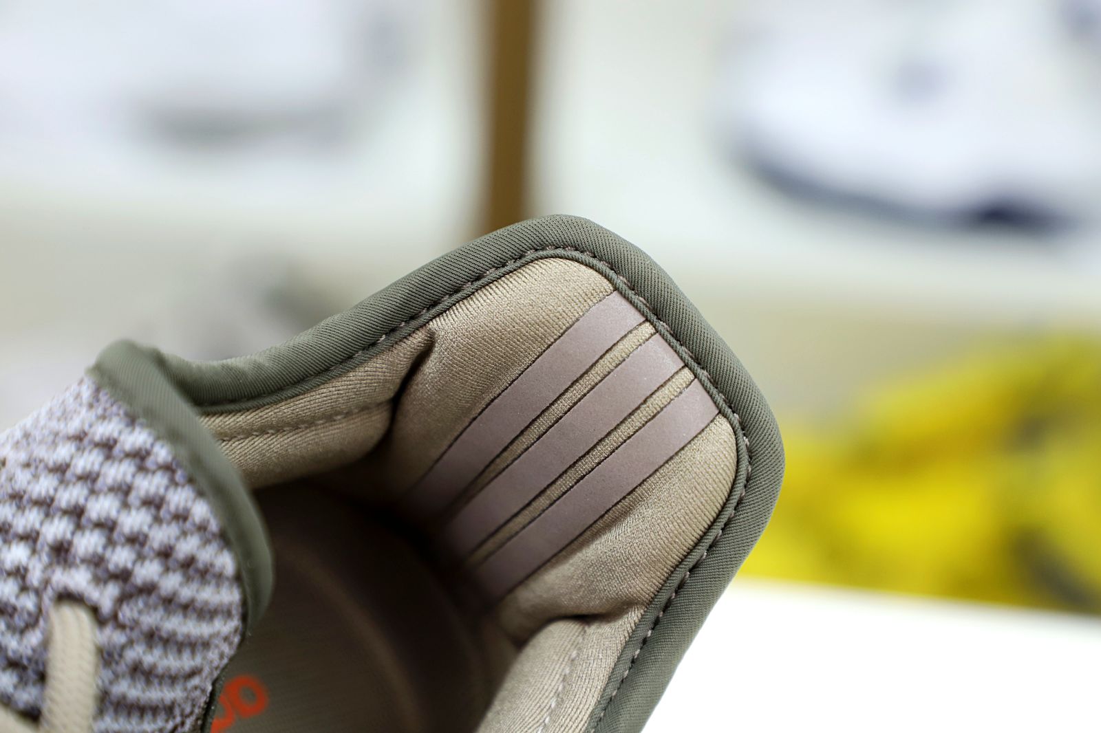 YEEZY BOOST 350 V2 ASH STONE