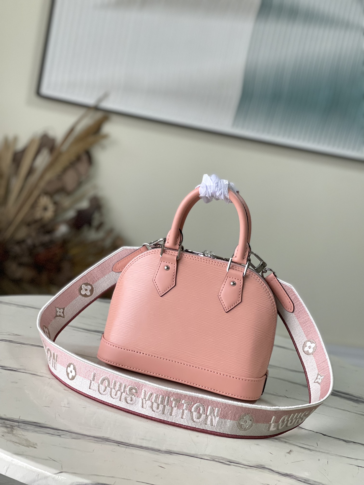 𝐋𝐎𝐔𝐈𝐒 𝐕𝐔𝐈𝐓𝐓𝐎𝐍    M21682