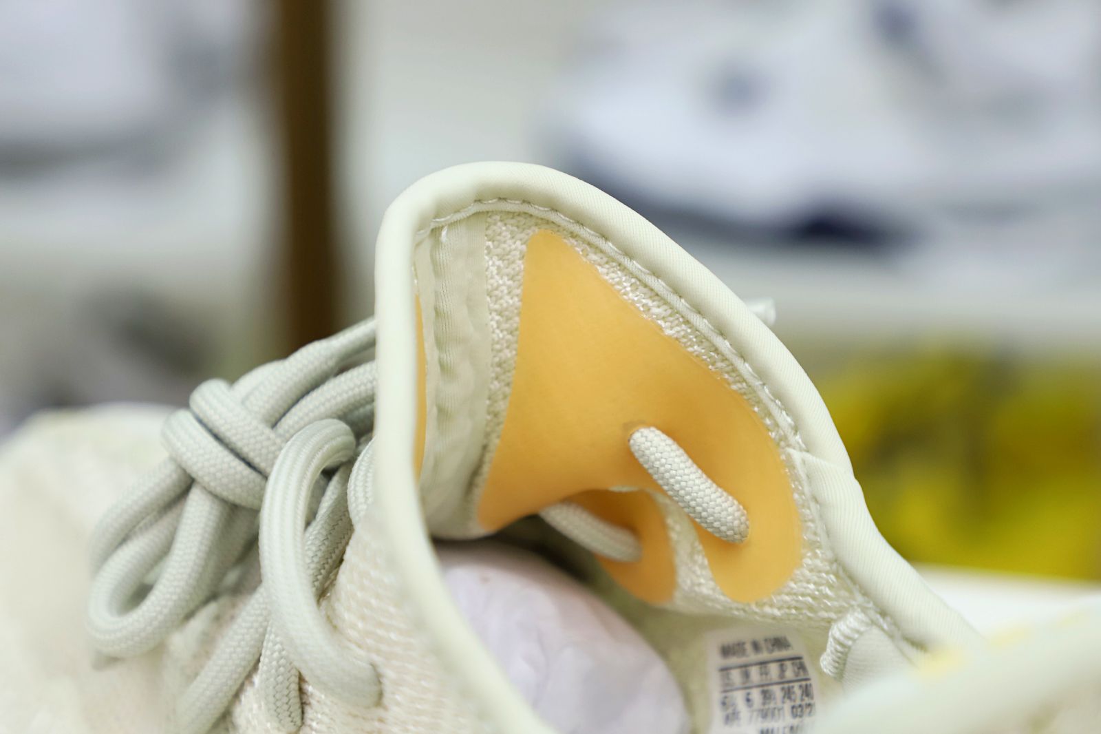 YEEZY BOOST 350 V2 NATURAL