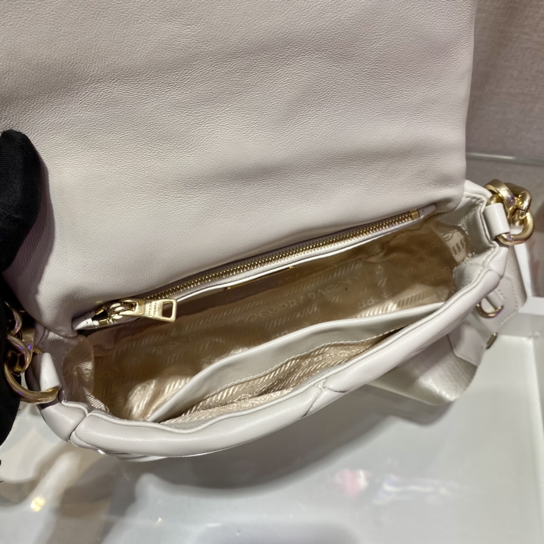 𝐏𝐑𝐀𝐃𝐀 The new three-in-one 1BD292