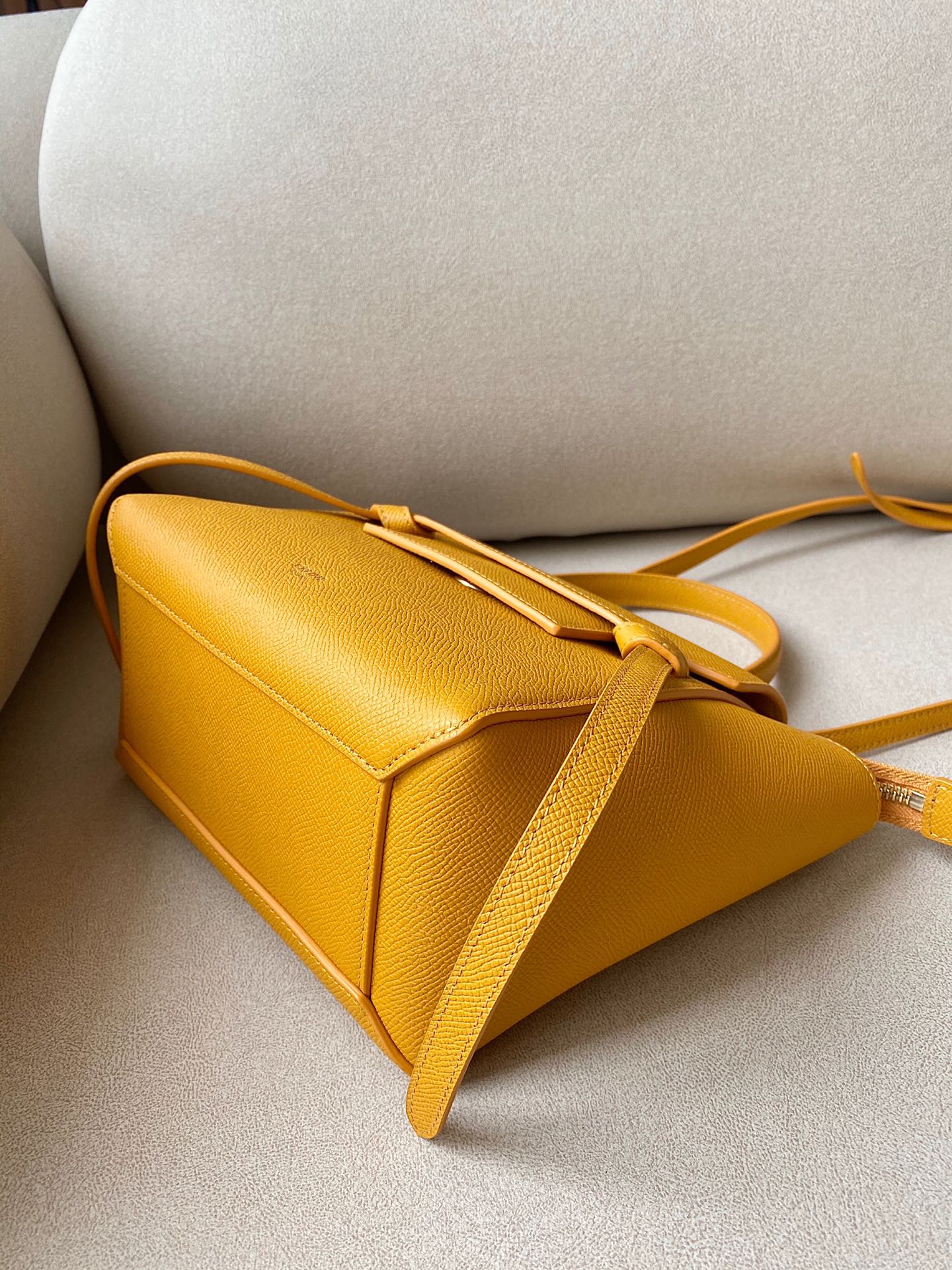 𝐂𝐞𝐥𝐢𝐧𝐞 Belt Bag Catfish Bag Small Grained Calfskin