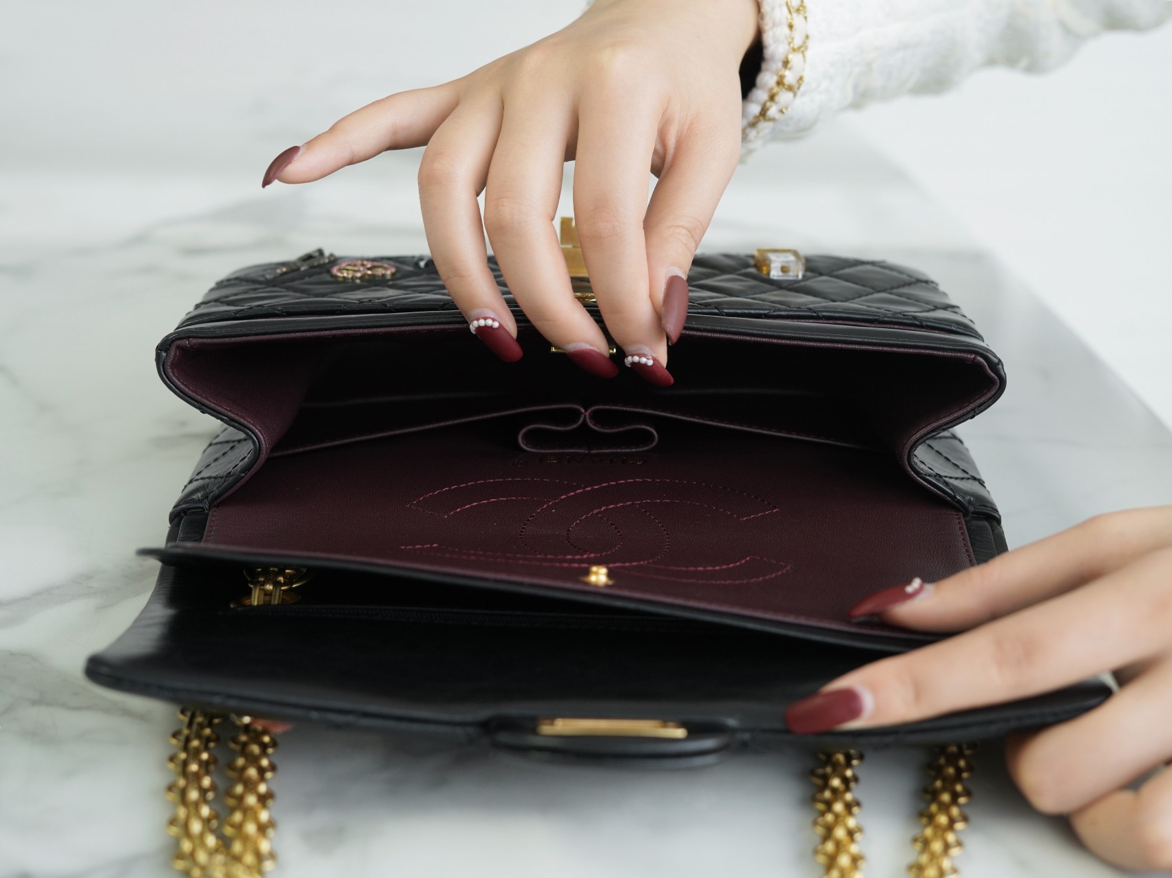 𝗖𝗵𝗮𝗻𝗲𝗹 Replica ❷. ❺❺ Limited edition badge model