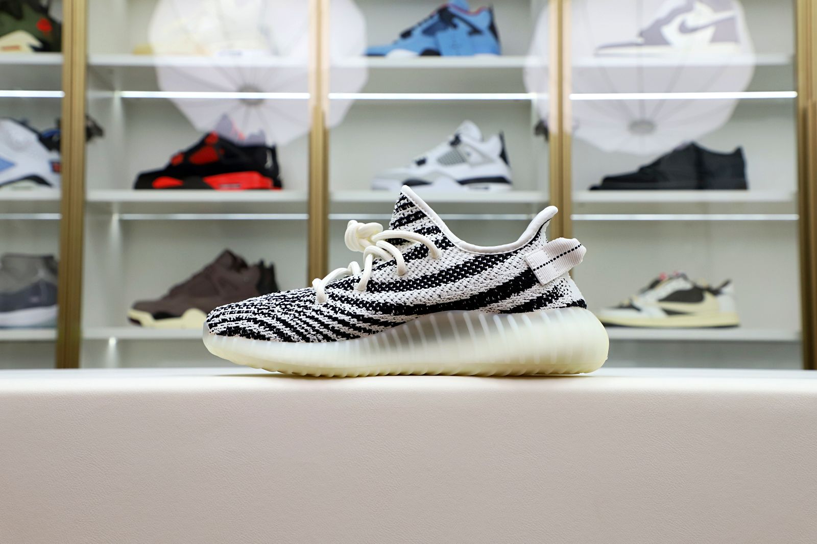 YEEZY BOOST 350 V2 ZEBRA