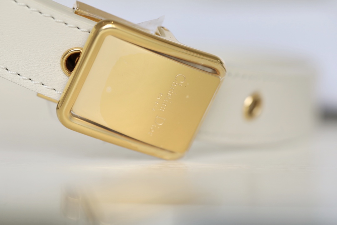 In-stock real shot ❖ White 𝘾-𝟎𝟗𝟏 𝙙𝙞𝙤𝙧 𝙗𝙤𝙗𝙗𝙗𝙮