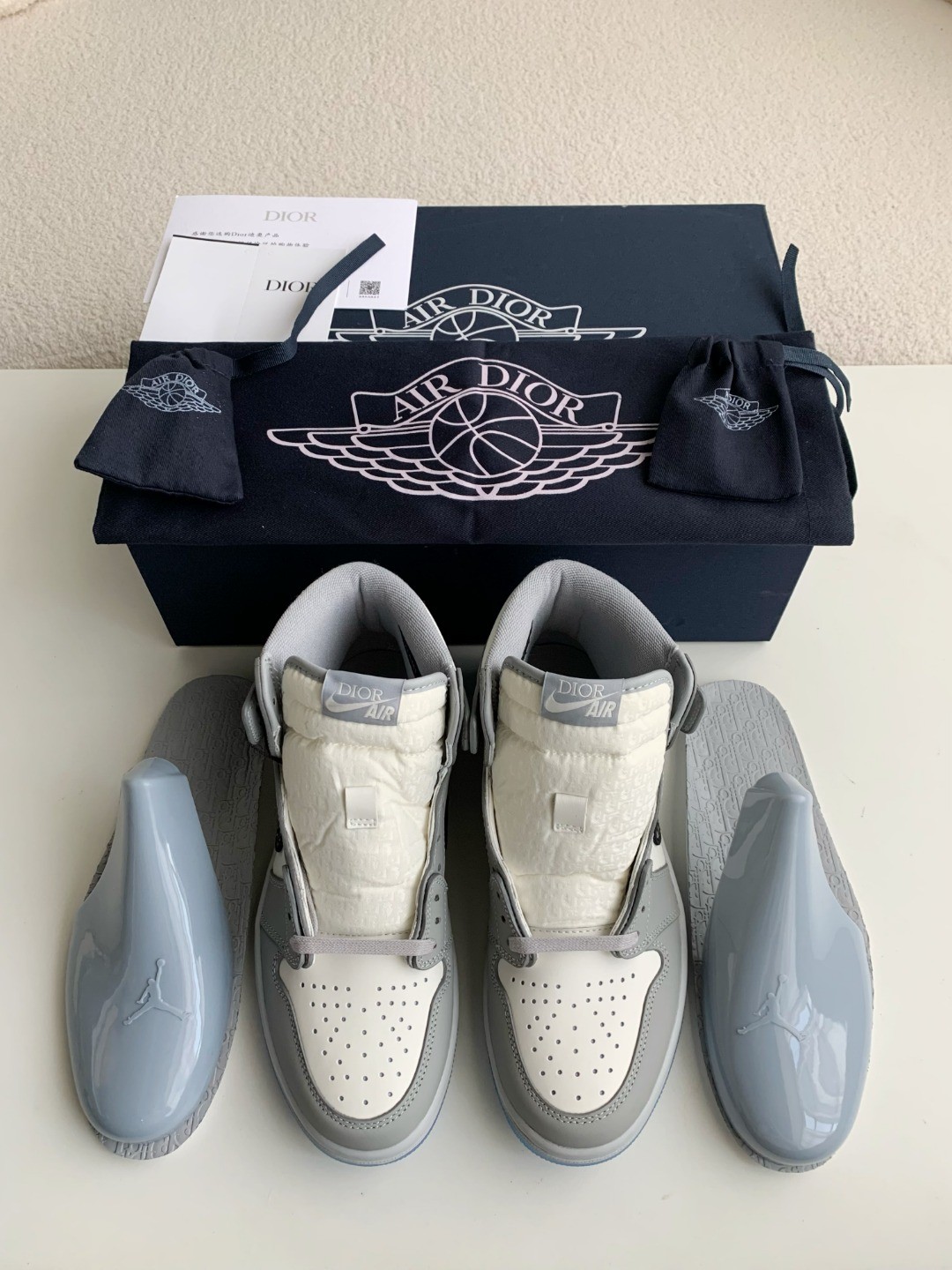 DIOR x NIKE JORDAN 1 Sneaker