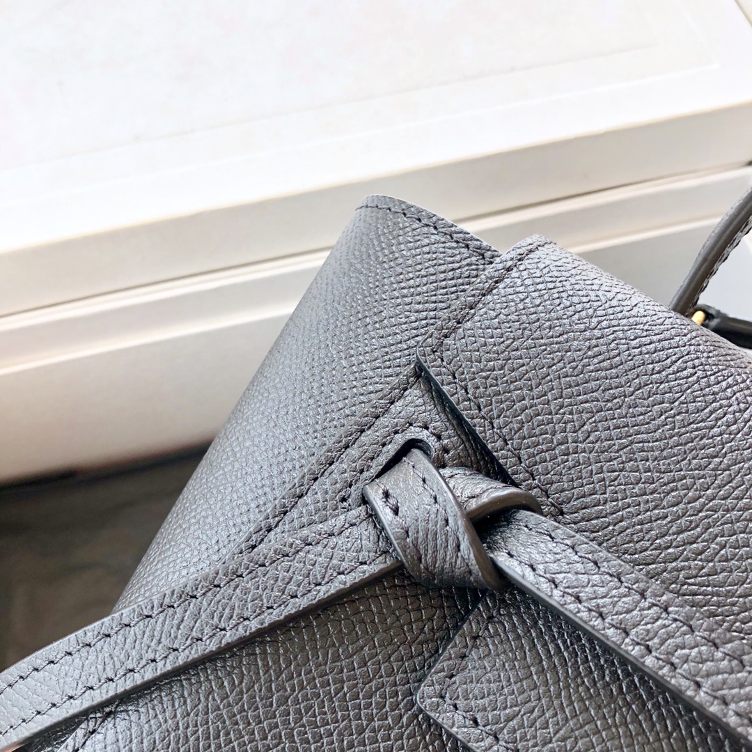 𝐂𝐞𝐥𝐢𝐧𝐞 𝐛𝐞𝐥𝐭 𝐩𝐢𝐜𝐨 𝟏𝟔𝐜𝐦 Grained Calfskin Bag