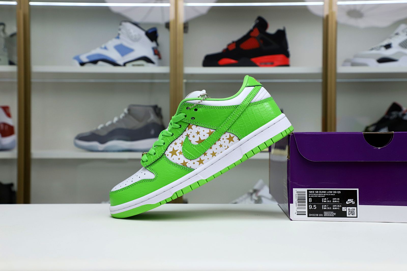 Supreme x Nike SB Dunk Low Mean Green