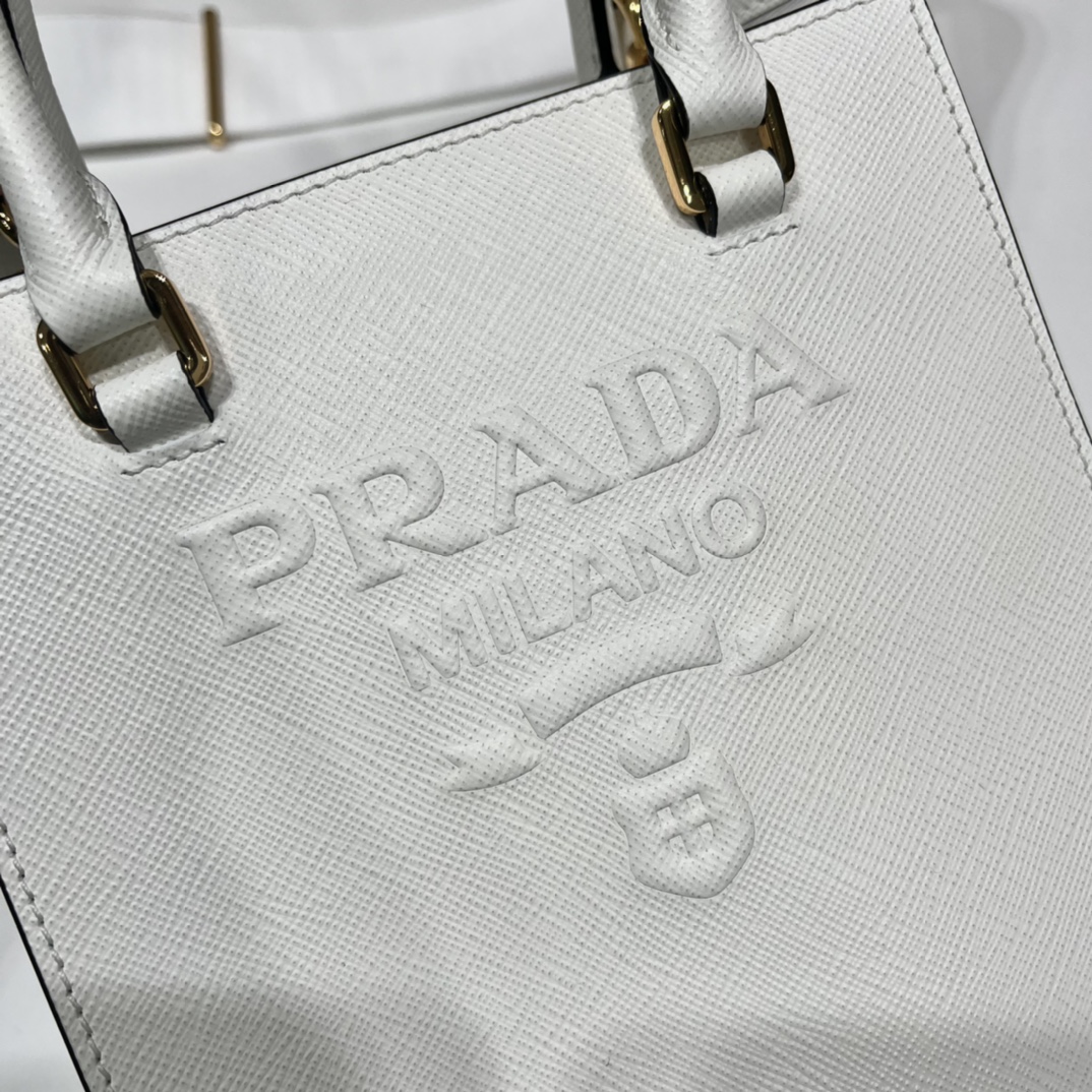 𝐏𝐑𝐀𝐃𝐀 Small size tote bag 1BA333