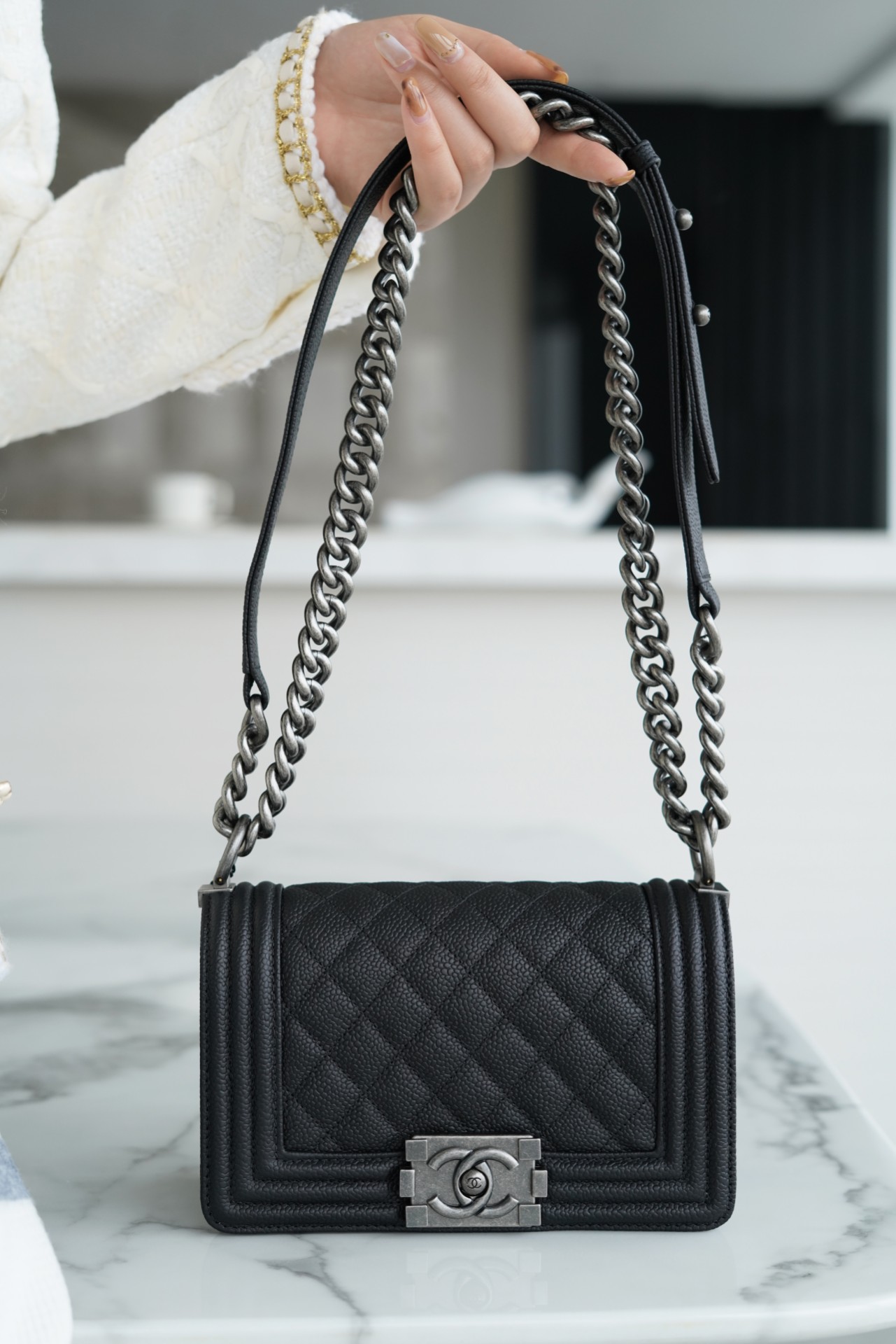 𝗖𝗵𝗮𝗻𝗲𝗹 𝗟𝗲𝗯𝗼𝘆 Imported custom caviar calfskin:Large ball pattern Small  Black Silver