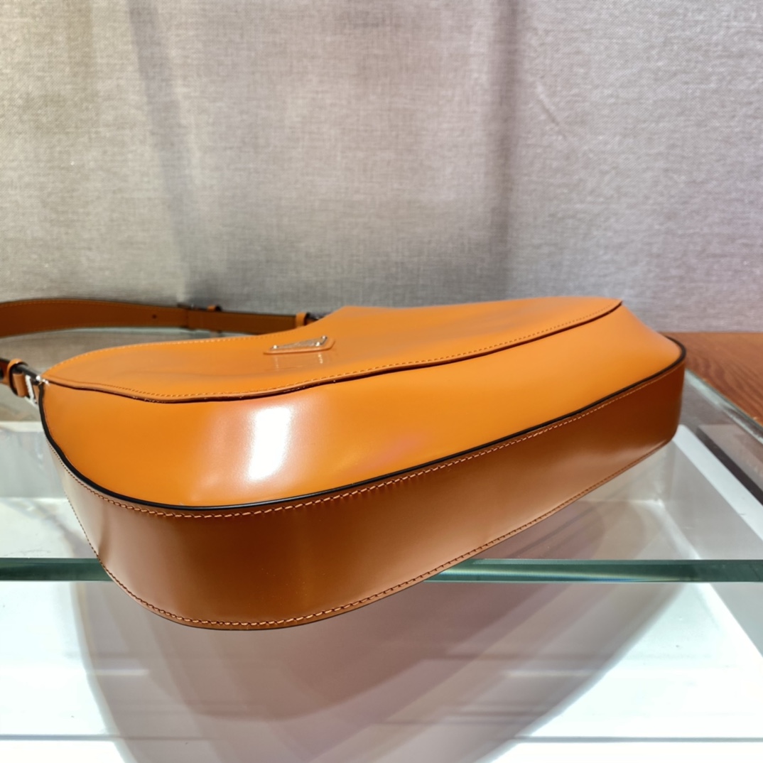 𝐏𝐑𝐀𝐃𝐀  Large Double Shoulder Strap Underarm Bag
