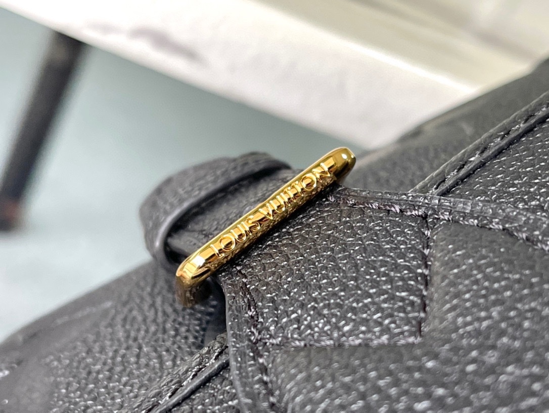 𝐋𝐎𝐔𝐈𝐒 𝐕𝐔𝐈𝐓𝐓𝐎𝐍    M46386