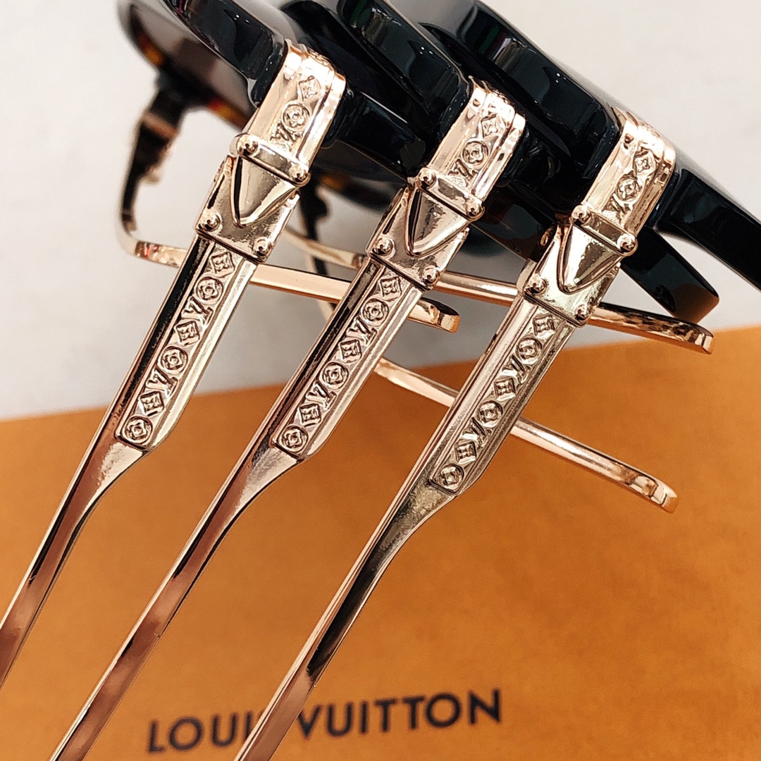 LOUIS VUITTON🌟🌟🌟MODEL：Z1264E