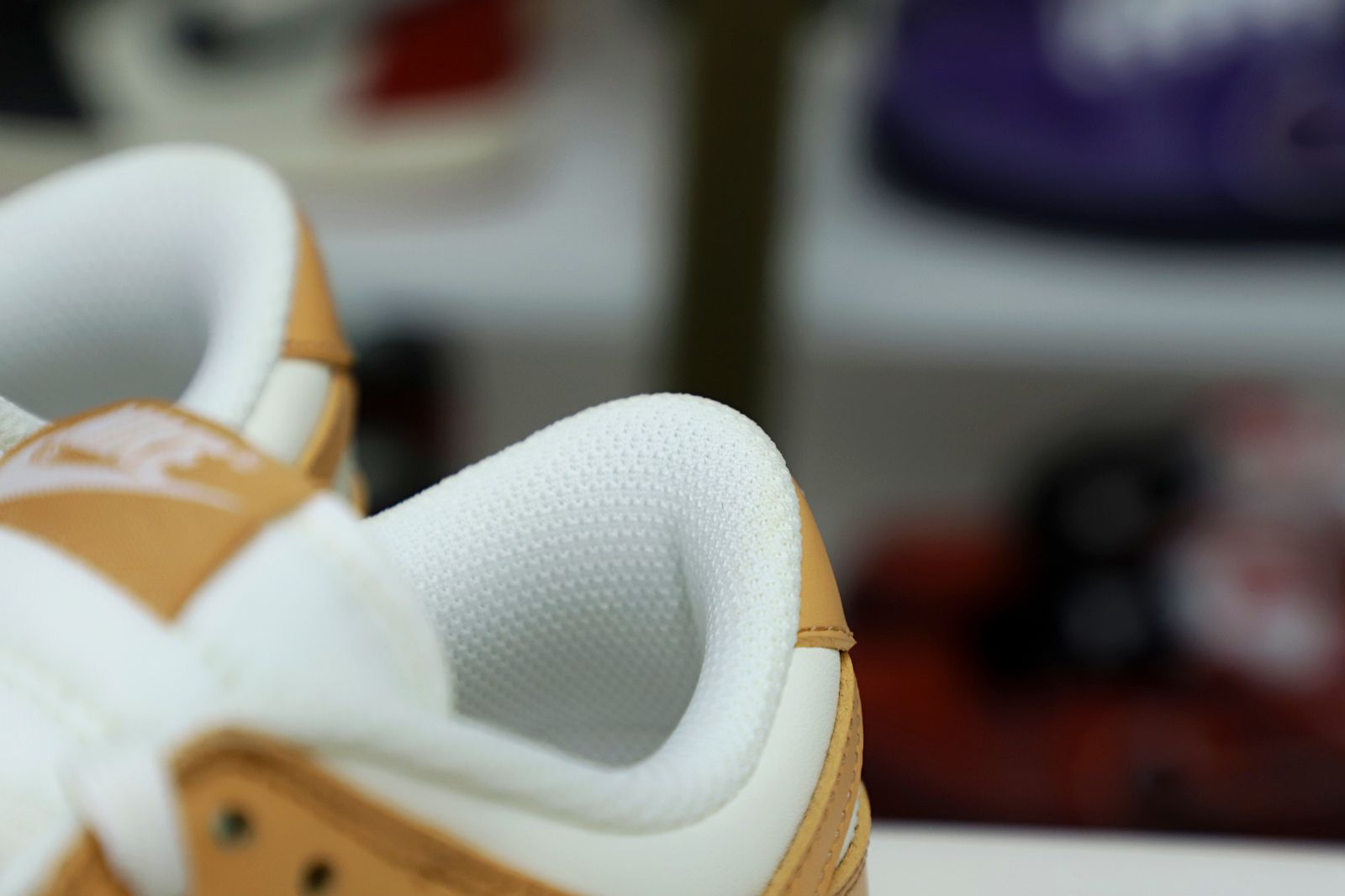 WMNS DUNK LOW HARVEST MOON