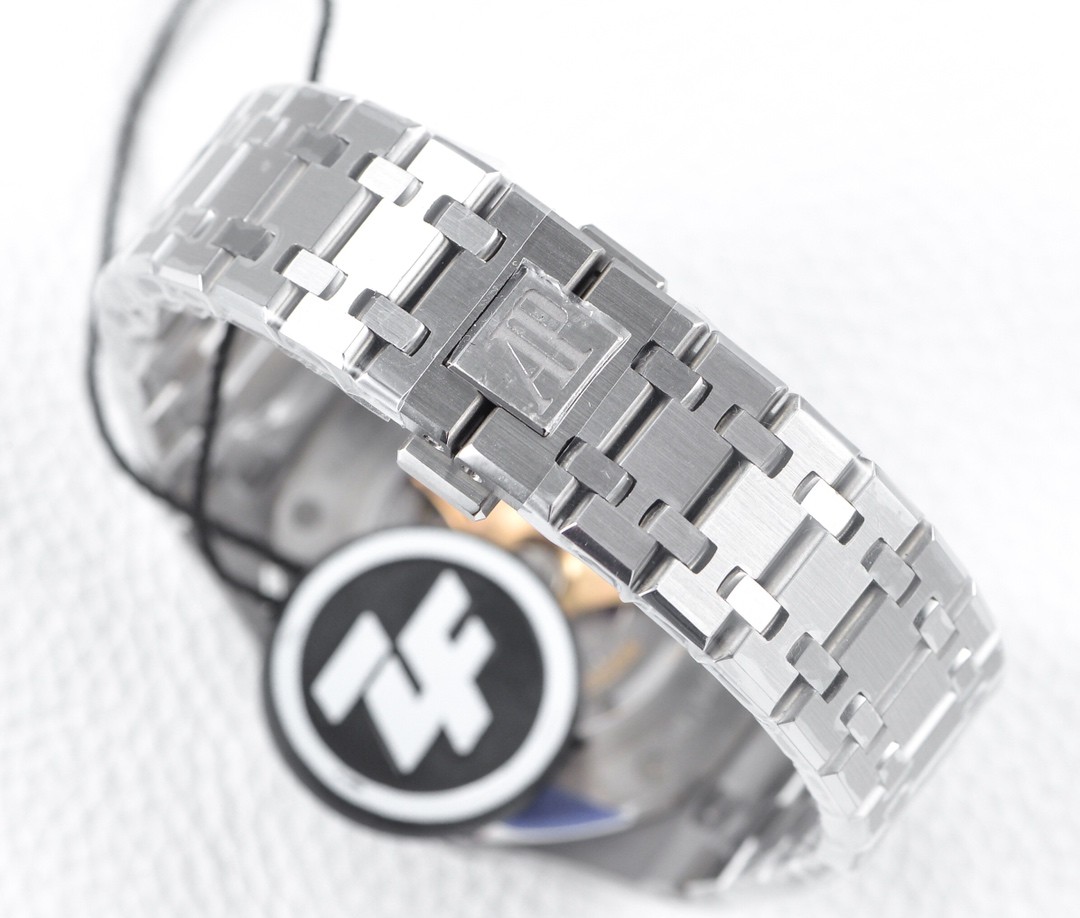 Audemars Piguet Royal Oak 15400 Series Men's Watch 41mm