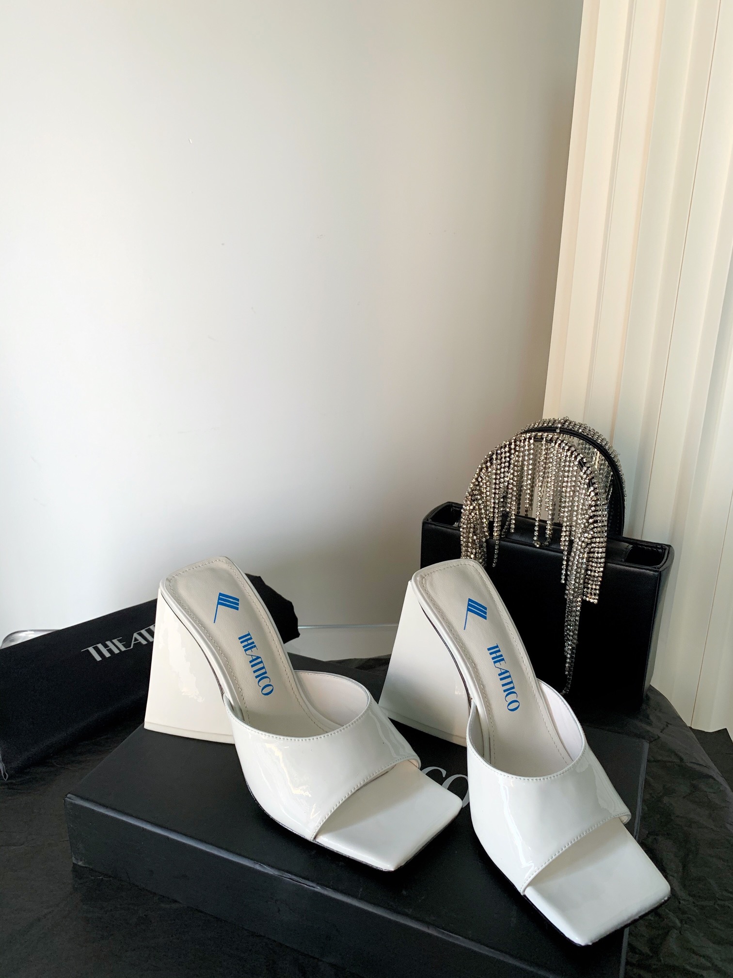 THE ATTICO | 𝟐𝟎𝟐𝟏/𝐒𝐒 𝐧𝐞𝐰 The attico triangle heel sandals lined with sheepskin leather genuine leather outsole