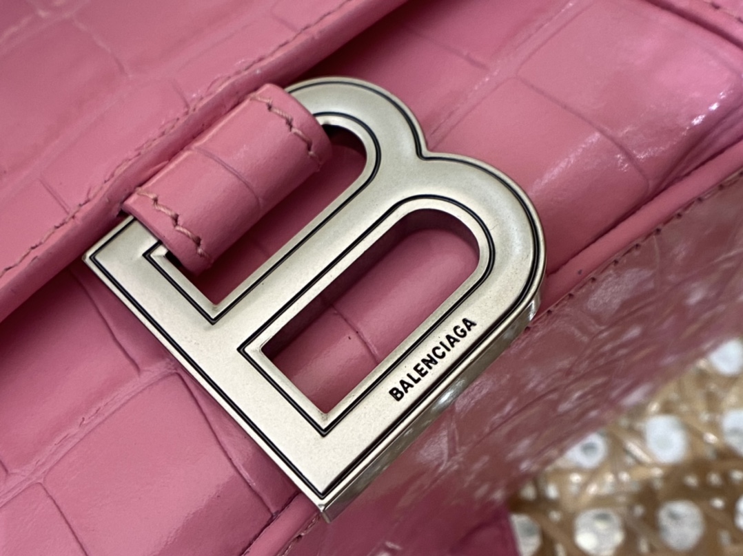 BALENCIAGA 𝐇𝐨𝐮𝐫𝐠𝐥𝐚𝐬𝐬 𝐗𝐒 crocodile-textured cowhide