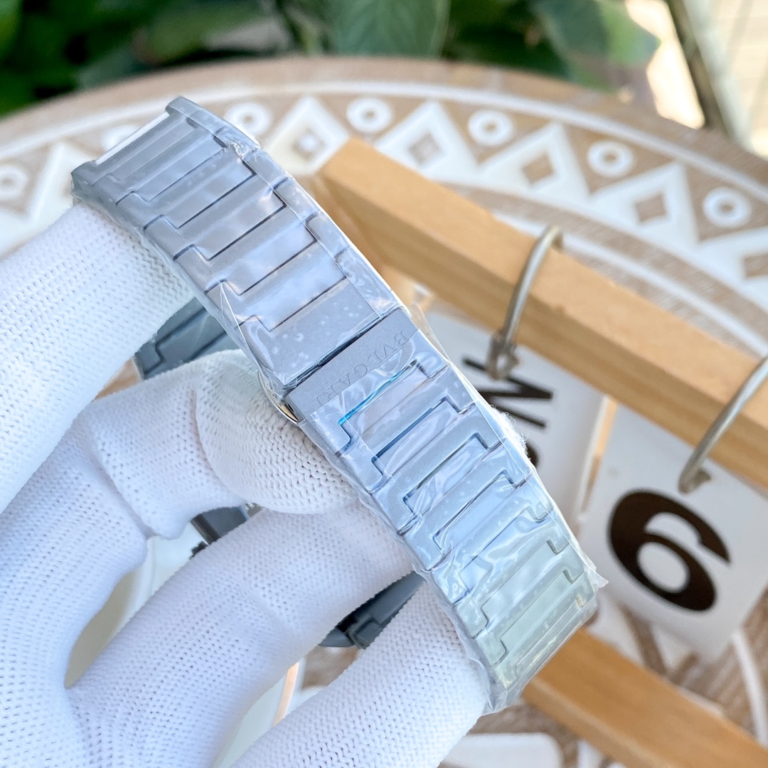 Bulgari OCTO series automatic flywheel engraved mechanical movement