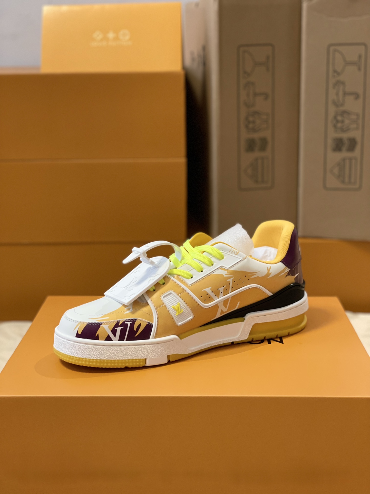 Louis Vuitton Trainer sneakers for couples, style number 1AA373