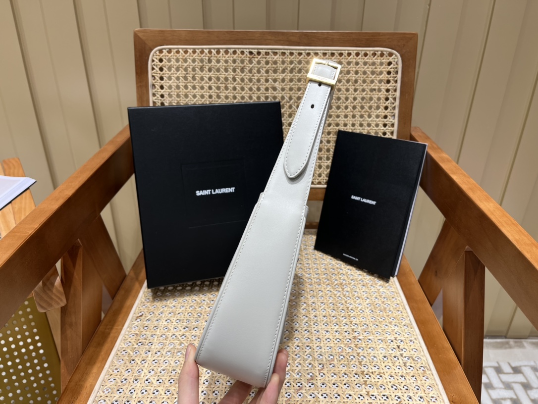 SAINT LAURENT Model: 657228 plain original leather.JD