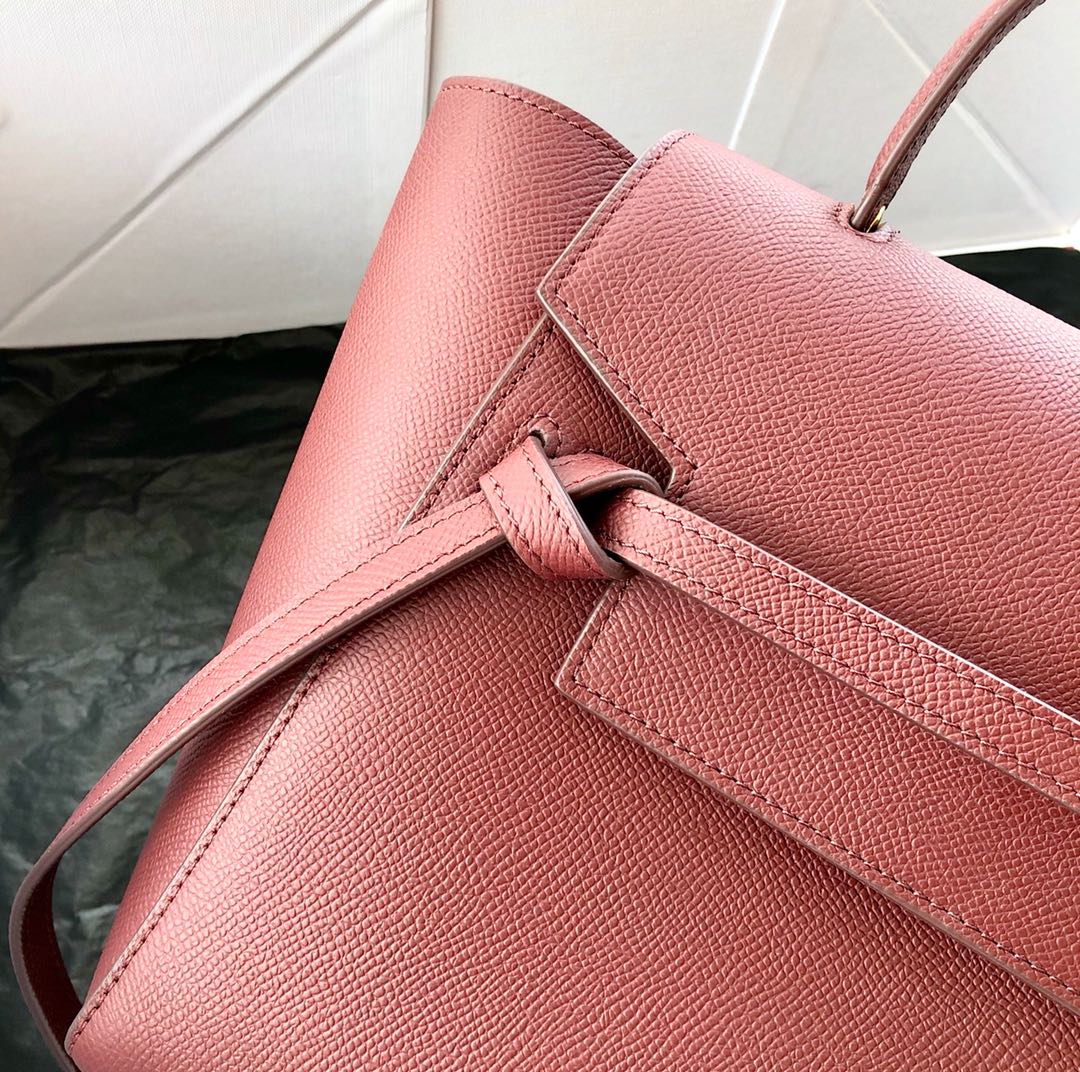 𝐂𝐞𝐥𝐢𝐧𝐞 BELT MICRO BAG in grained calfskin
