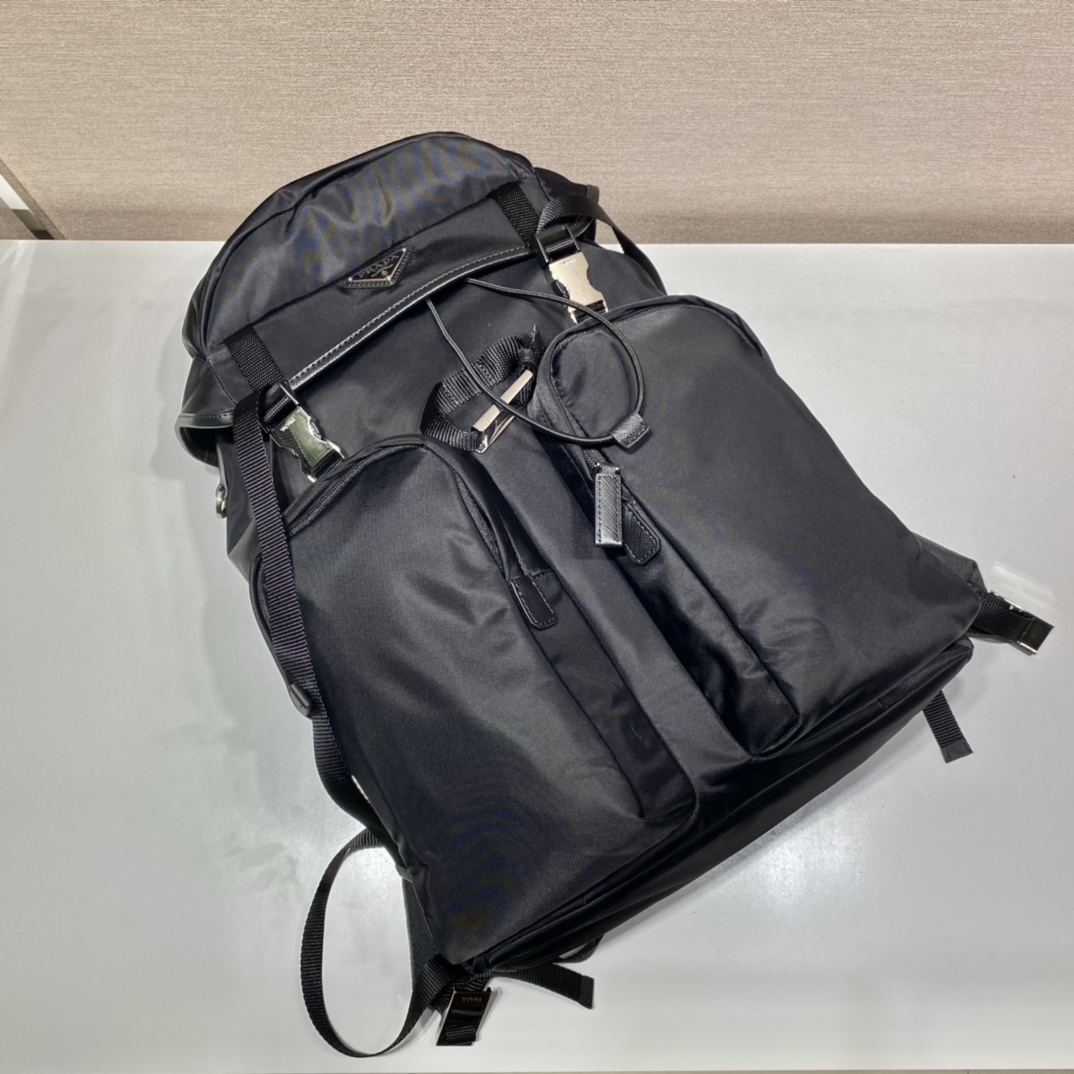 𝐏𝐑𝐀𝐃𝐀 New hiking bag 2VZ019