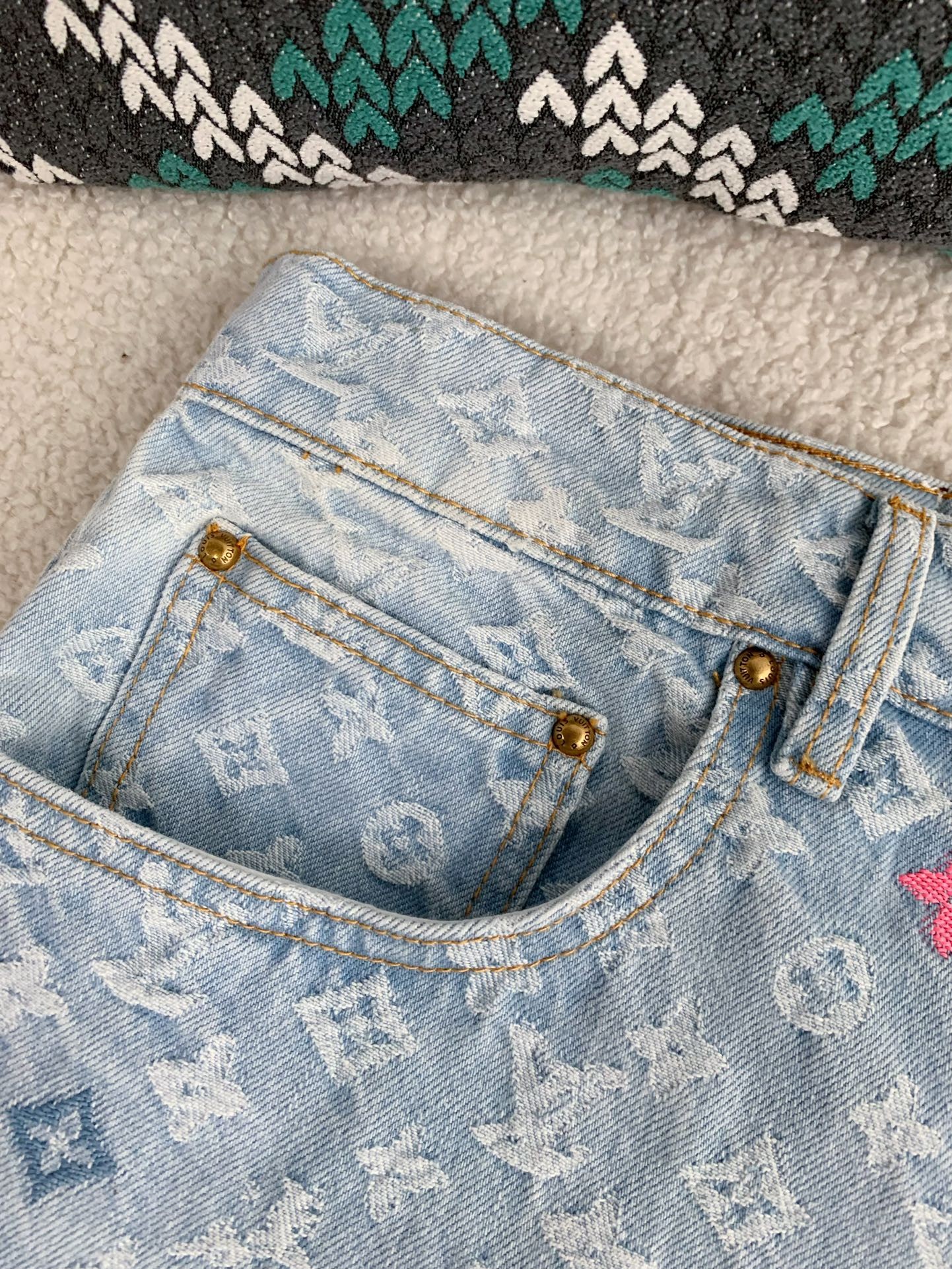 Louis Vuitton Costumes