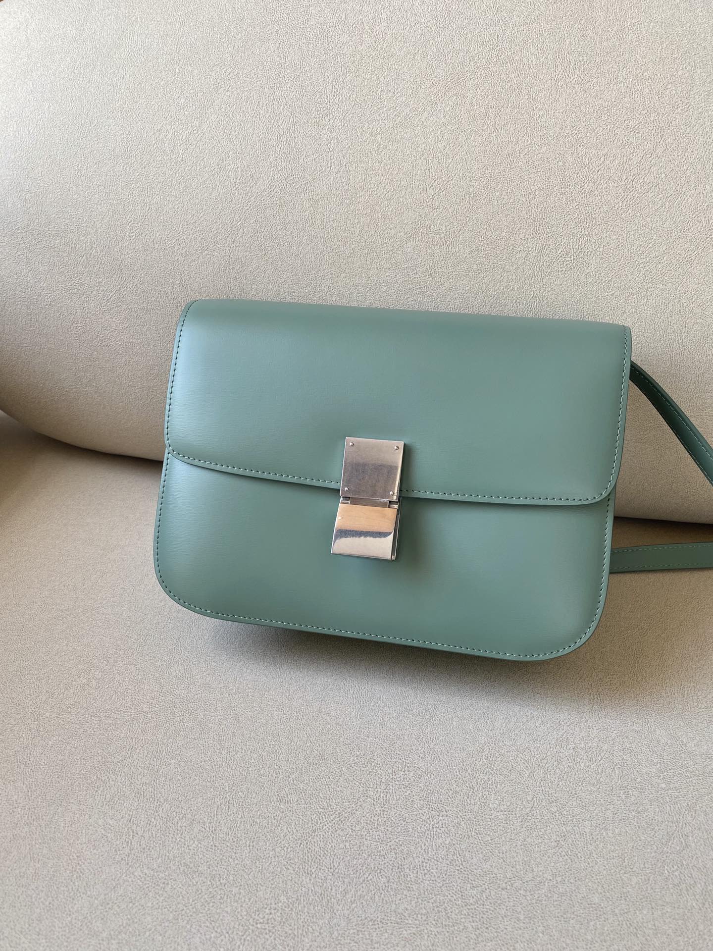 𝐂𝐞𝐥𝐢𝐧𝐞 CLASSIC