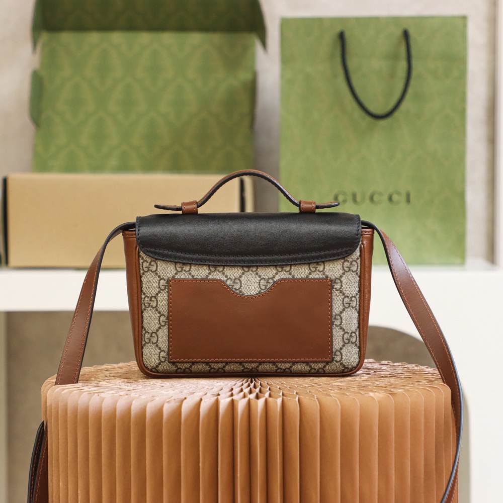 GUCCI 𝐩𝐚𝐝𝐥𝐨𝐜𝐤 small lock postman bag #658487