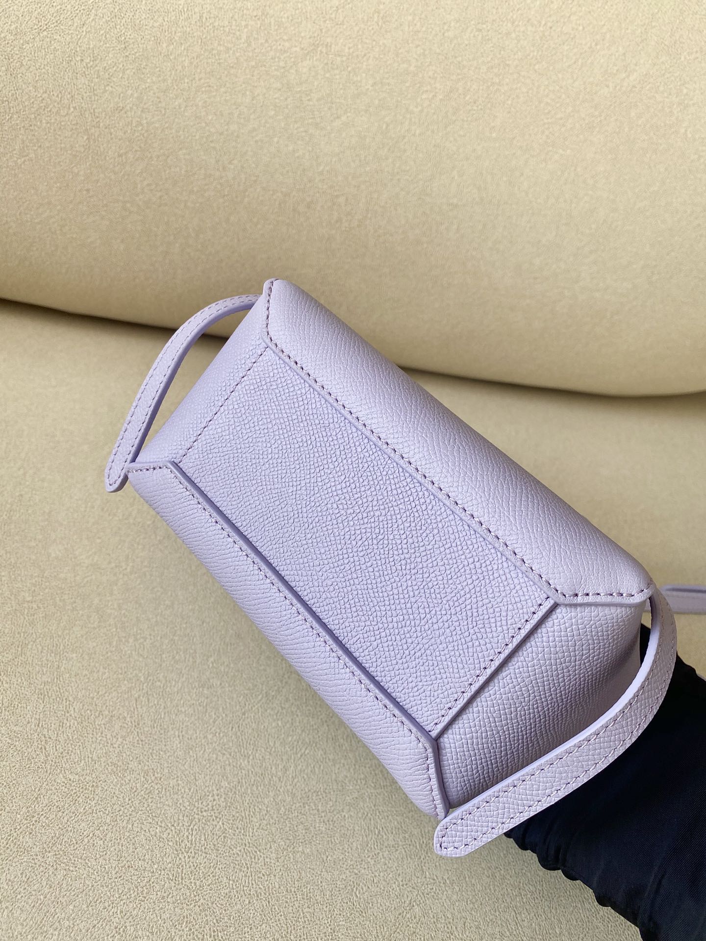 𝐂𝐞𝐥𝐢𝐧𝐞 𝐛𝐞𝐥𝐭 𝐩𝐢𝐜𝐨 𝟏𝟔𝐜𝐦 Grained Calfskin Bag