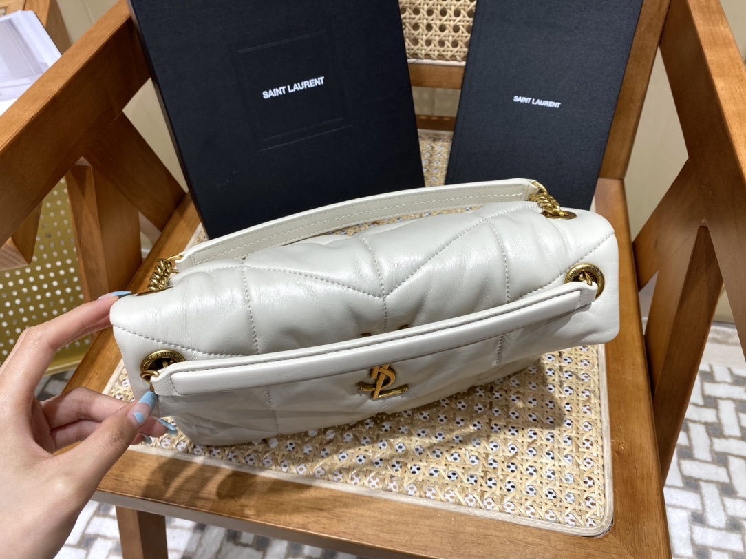 SAINT LAURENT #𝙇𝙤𝙪𝙇𝙤𝙪 𝙥𝙪𝙛𝙛𝙚𝙧#57747 (large silver buckle)