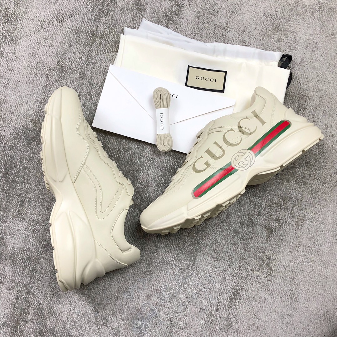 Gucci Pops This collection has a lot of flora and fauna elements Original material