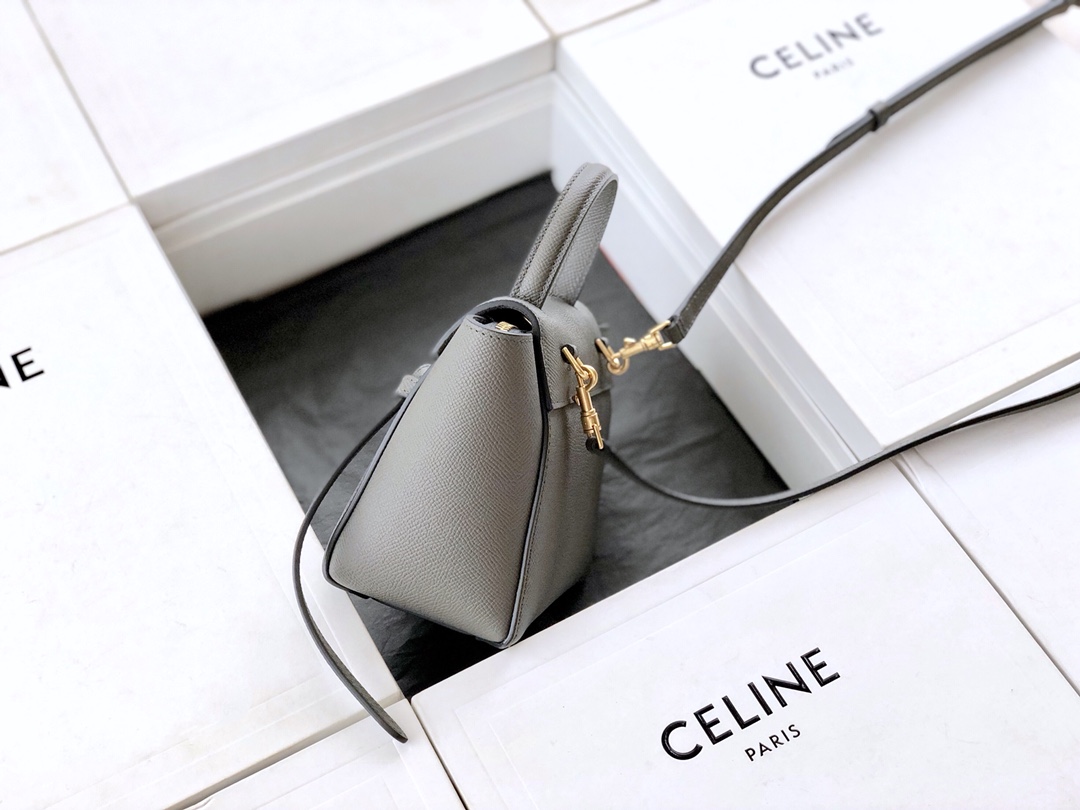 𝐂𝐞𝐥𝐢𝐧𝐞 𝐛𝐞𝐥𝐭 𝐩𝐢𝐜𝐨 𝟏𝟔𝐜𝐦 Grained Calfskin Bag