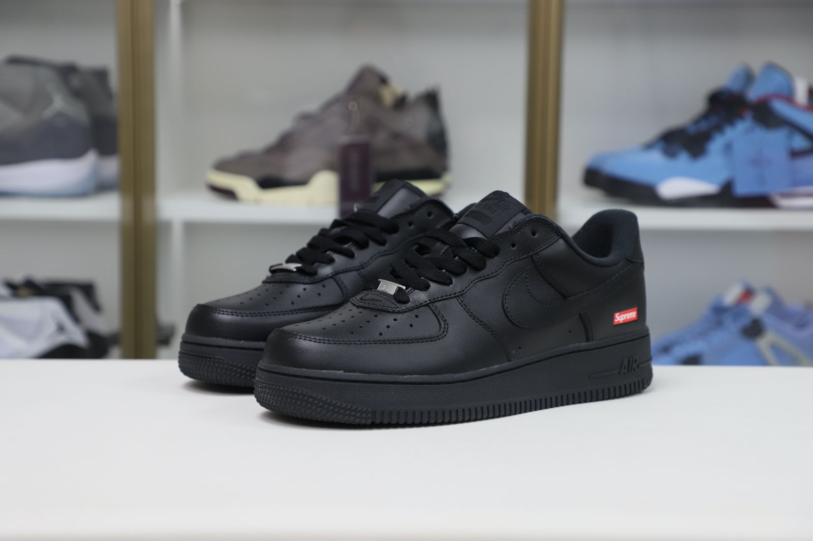 Supreme Nike Air Force 1 Low box logo