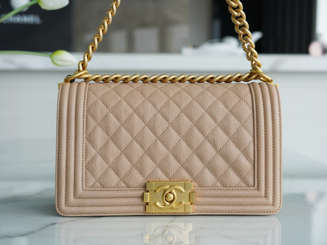 𝗖𝗵𝗮𝗻𝗲𝗹 𝗟𝗲𝗯𝗼𝘆  Original 