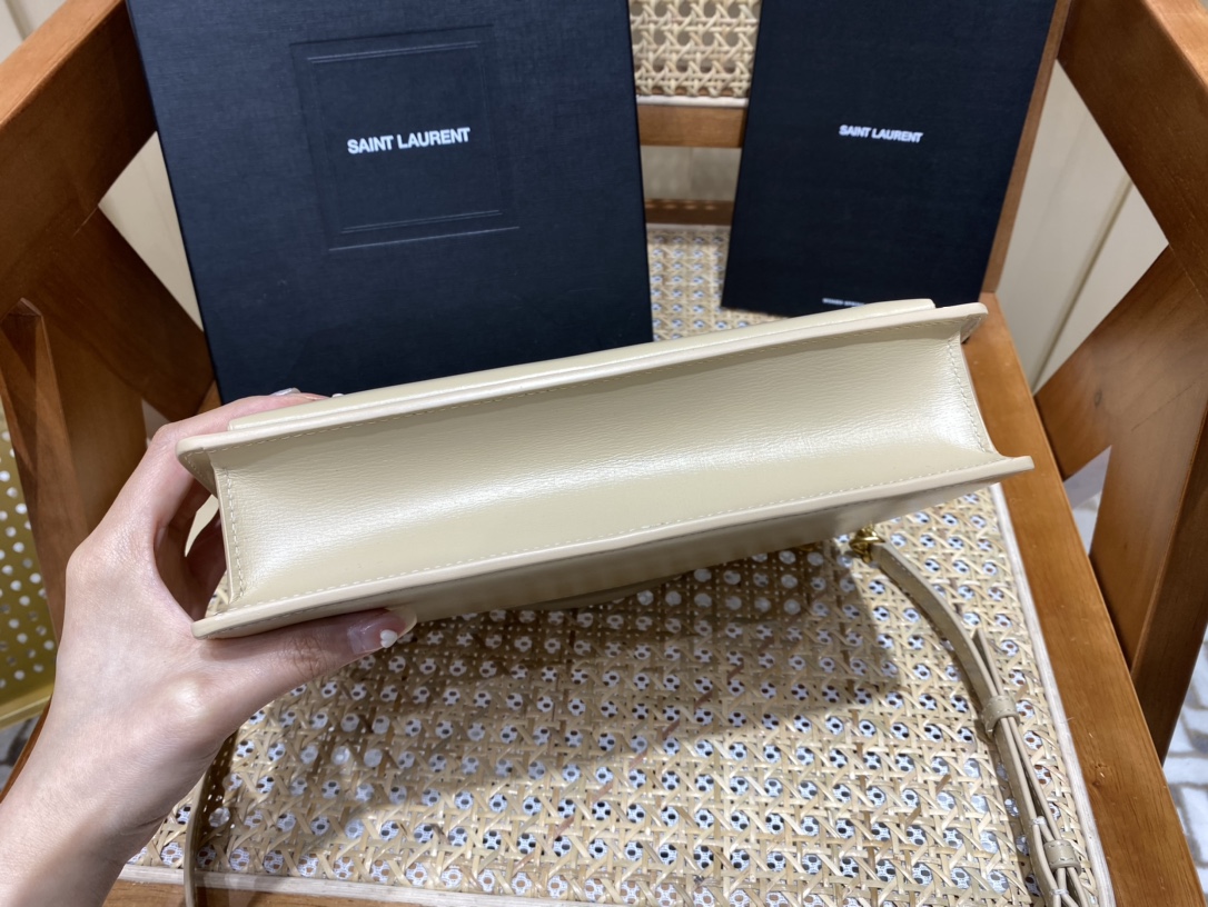 SAINT LAURENT 𝙉𝙚𝙬 𝙢𝙚𝙙𝙞𝙪𝙢 𝙨𝙪𝙣𝙨𝙚𝙩 #634723.JD