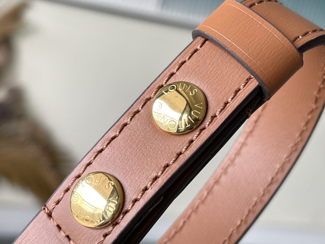 𝐋𝐎𝐔𝐈𝐒 𝐕𝐔𝐈𝐓𝐓𝐎𝐍    M45959