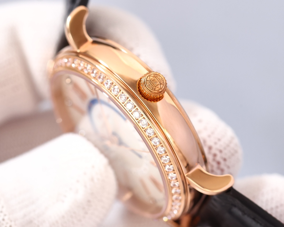 IWC- Portofino Men's Watch Movement EAT2836 in imported calfskin