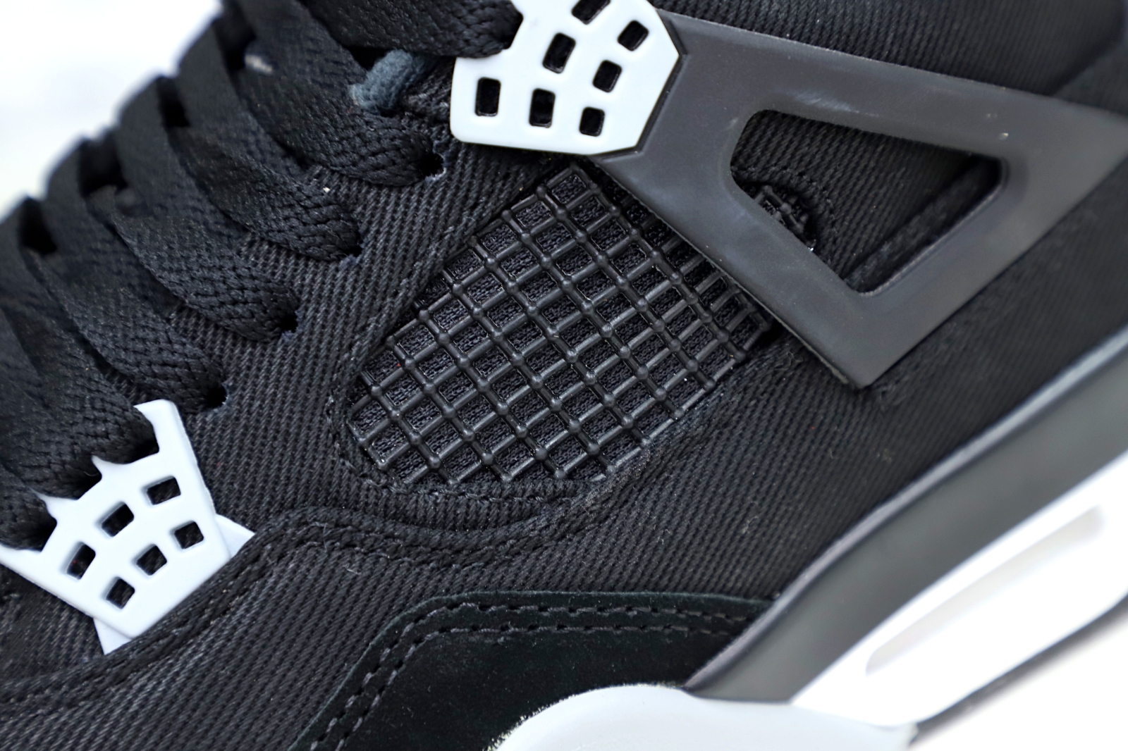 AIR JORDAN 4 BLACK CANVAS