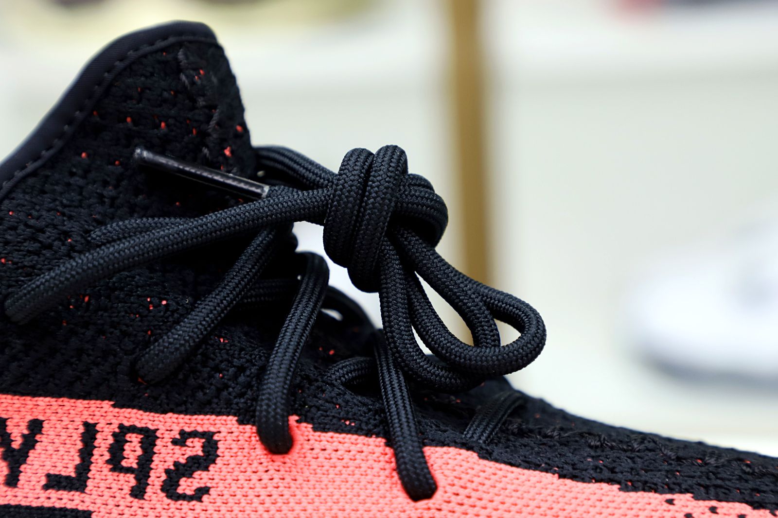 YEEZY BOOST 350 V2 RED