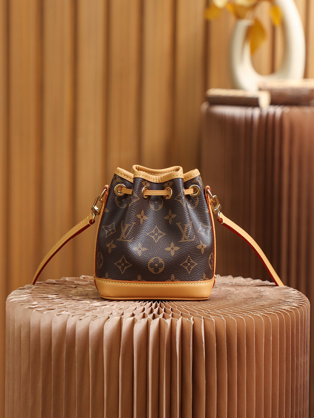 Louis Vuitton 𝑵𝒂𝒏𝒐 𝑴𝒊𝒏𝒊 small bucket #M81266#