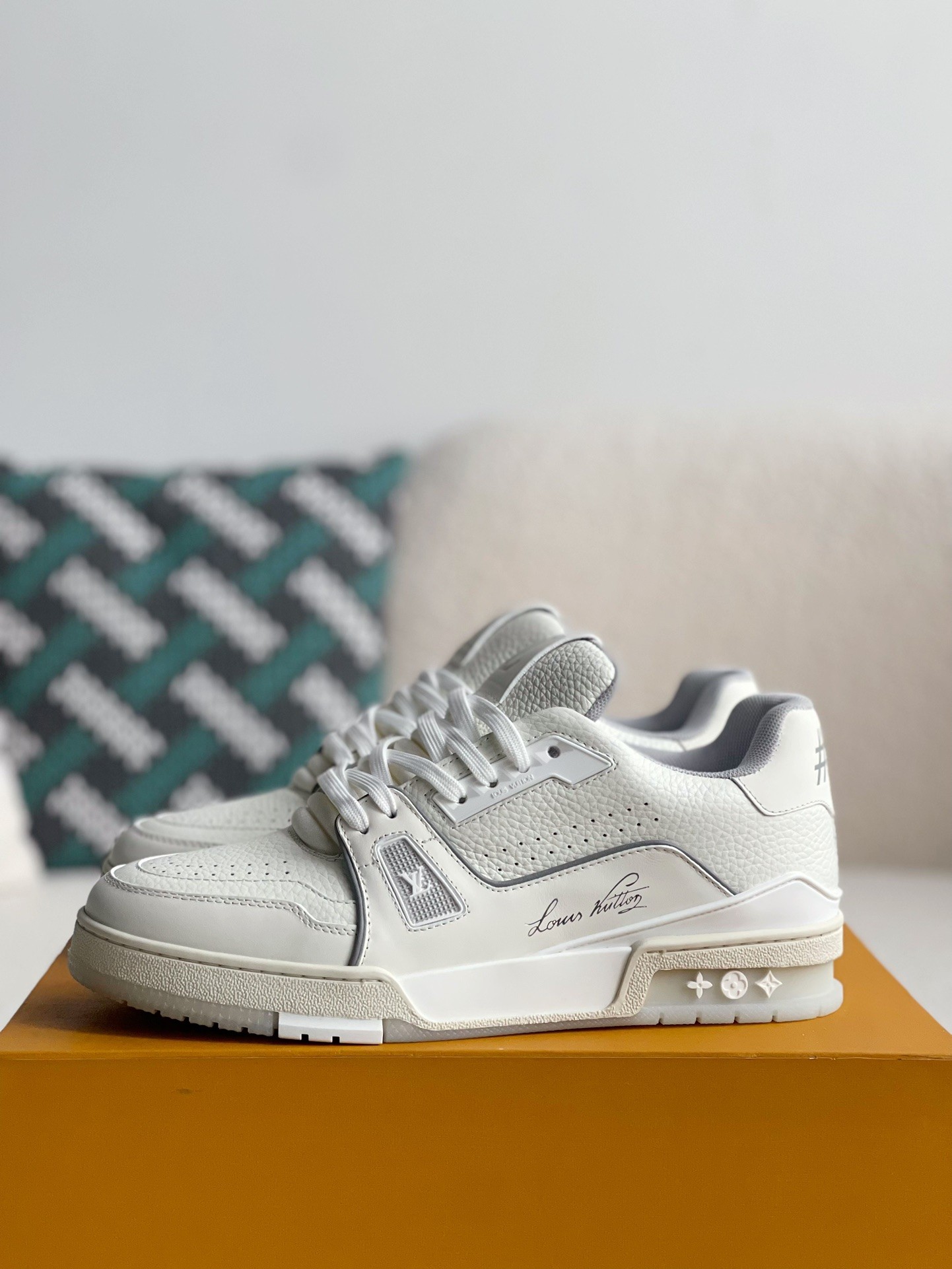 LOUIS VUITTON TRAINER Sneakers