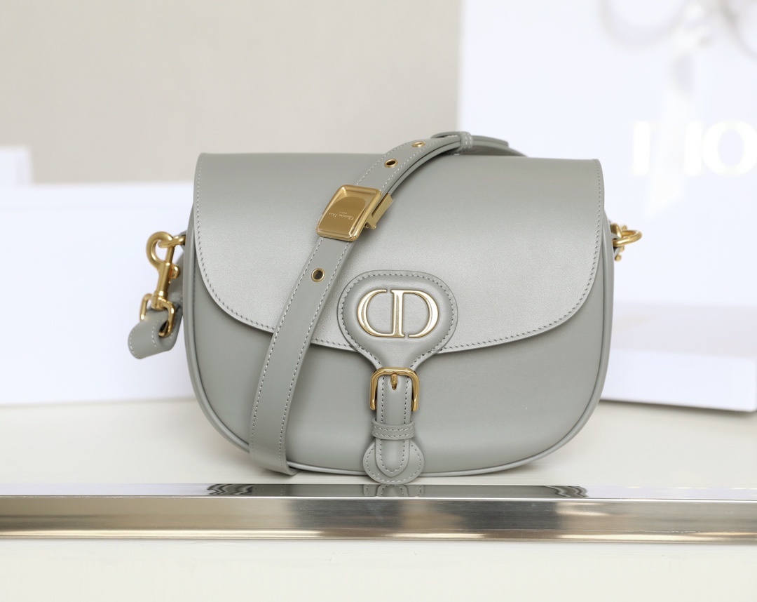 Trianon Grey (Rock Grey) ‼️ Medium 𝙙𝙞𝙤𝙧 𝙗𝙤𝙗𝙗𝙗𝙮