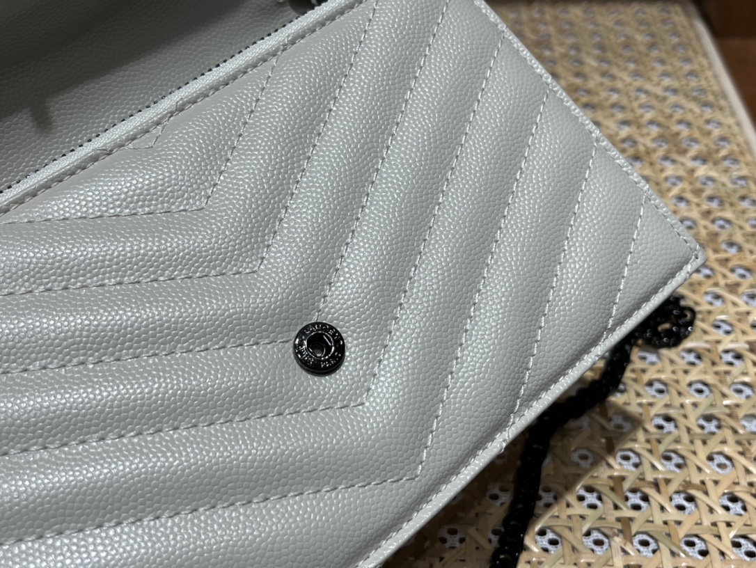 SAINT LAURENT 𝐖𝐨𝐜 𝟭𝟵𝐜𝐦 #393953 original leather.JD