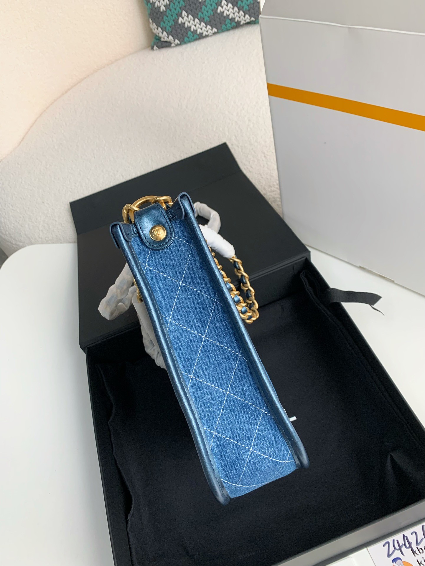 Chanel Denim Hobo pocket straggler shoulder bag Size：22*6*24cm