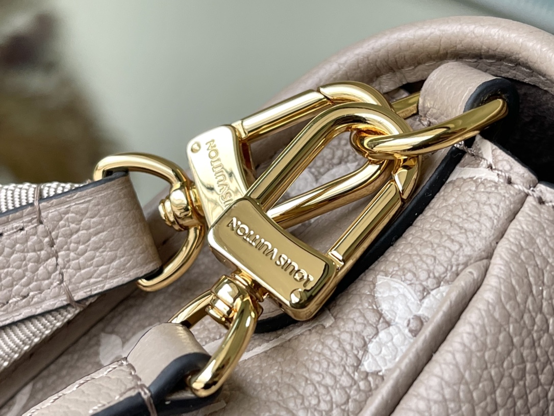 𝐋𝐎𝐔𝐈𝐒 𝐕𝐔𝐈𝐓𝐓𝐎𝐍     M46388