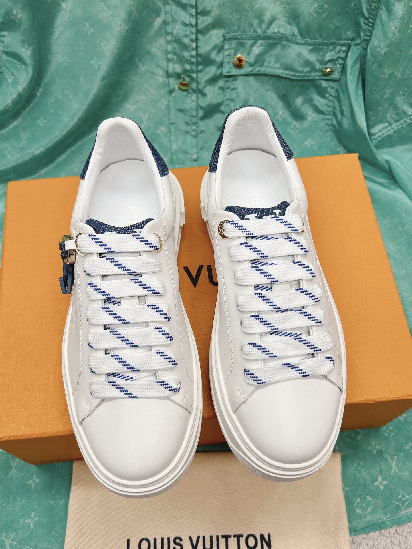 Louis Vuitton x Yayoi Kusama cooperation model classic white shoes 𝐓𝐢𝐦𝐞 𝐨𝐮𝐭 wave point sneakers