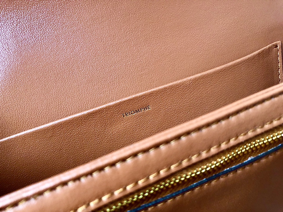 𝐂𝐞𝐥𝐢𝐧𝐞 Triomphe Medium 22.5cm