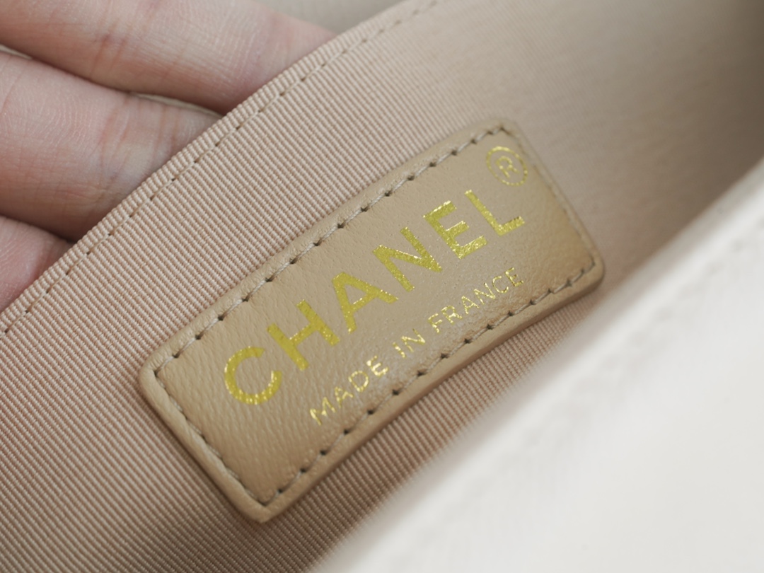 𝗖𝗵𝗮𝗻𝗲𝗹 𝗟𝗲𝗯𝗼𝘆 Imported custom caviar calfskin:Medium Light apricot