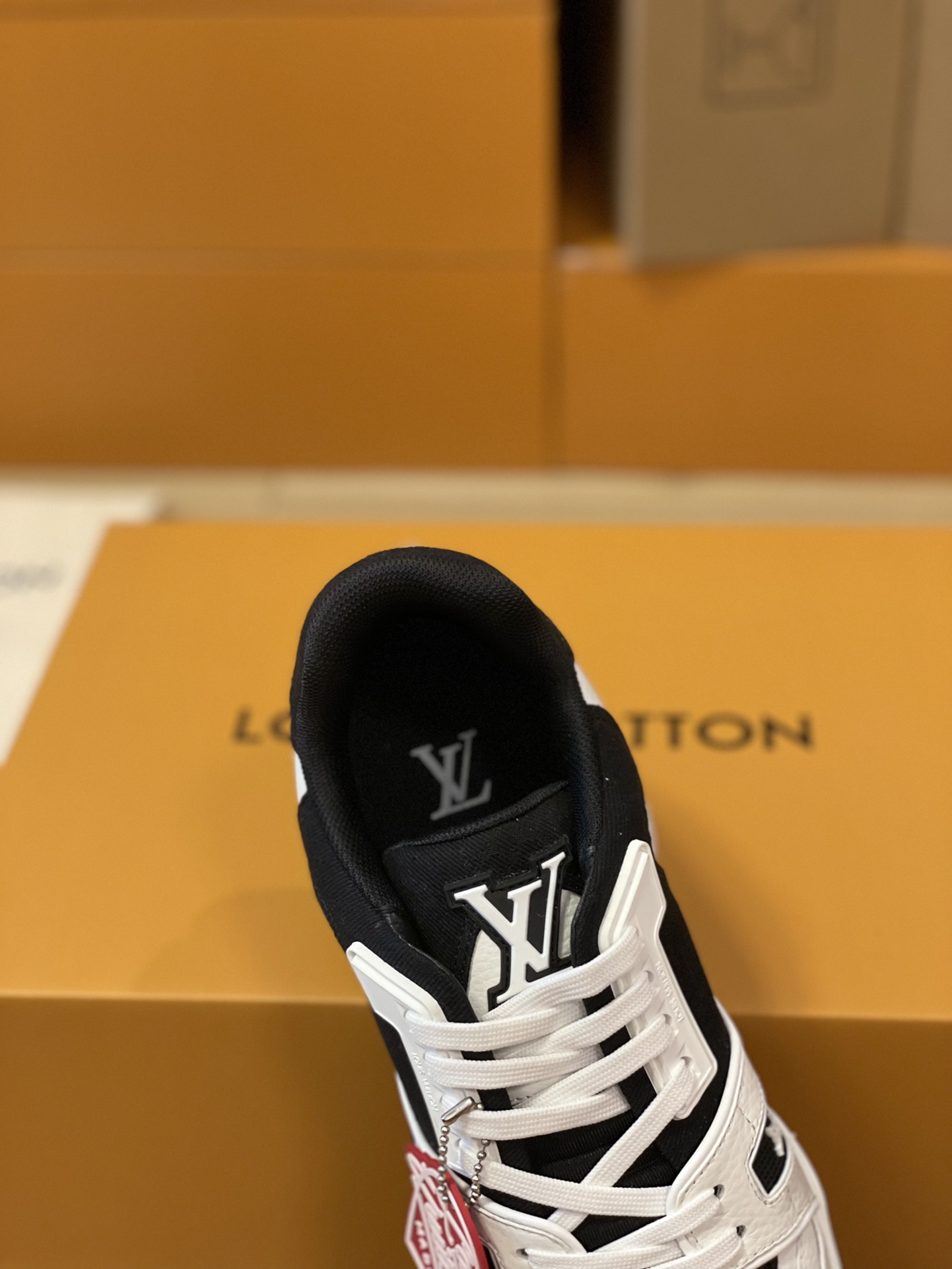 Louis Vuitton couple models DIY buckle sneakers sneakers